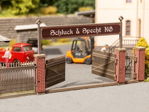 Noch 14234 H0 - Poort met Bakstenen Kolommen
