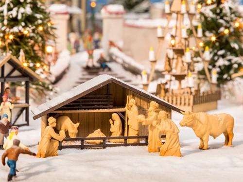 Noch 14394 H0 - Kerststal met figuren (houtkleur)