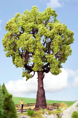 Noch 21761  - Eik, 19 cm hoog