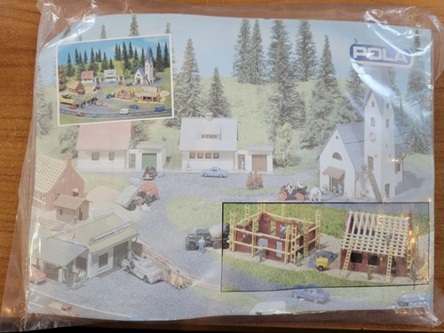 Pola N - Dorp met 6 Gebouwen (Poly Bag)
