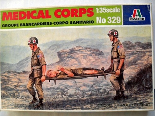 Italeri 329  - Medical Corps 1:35 (Open Verpakking)