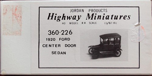 Jordan 360-226 - Ford Model T Center Door Sedan 1920 1:87
