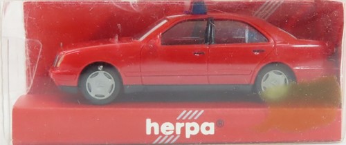 Herpa H0 - Mercedes Benz E320 Rood met Zwaailichten
