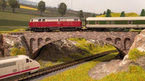 Noch 62831 N - Stenen boogbrug