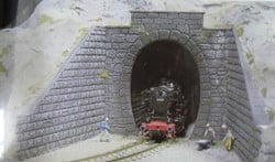 Pola 586 H0 - Tunnelportaal 2stuks