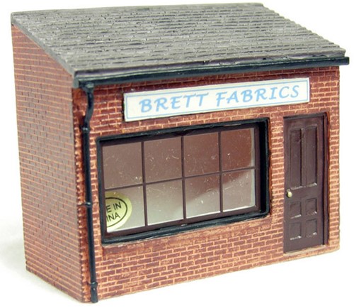 Hornby R8693 00 - Courtyard Building Brett Fabrics - Skaledale Series
