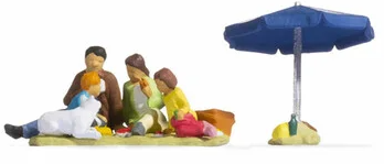Noch 15599 H0 - Familie tijdens picknick / Familie beim Picknick