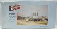 Walthers 933-3006 H0 - Interstate Brandstof en Olie Opslag